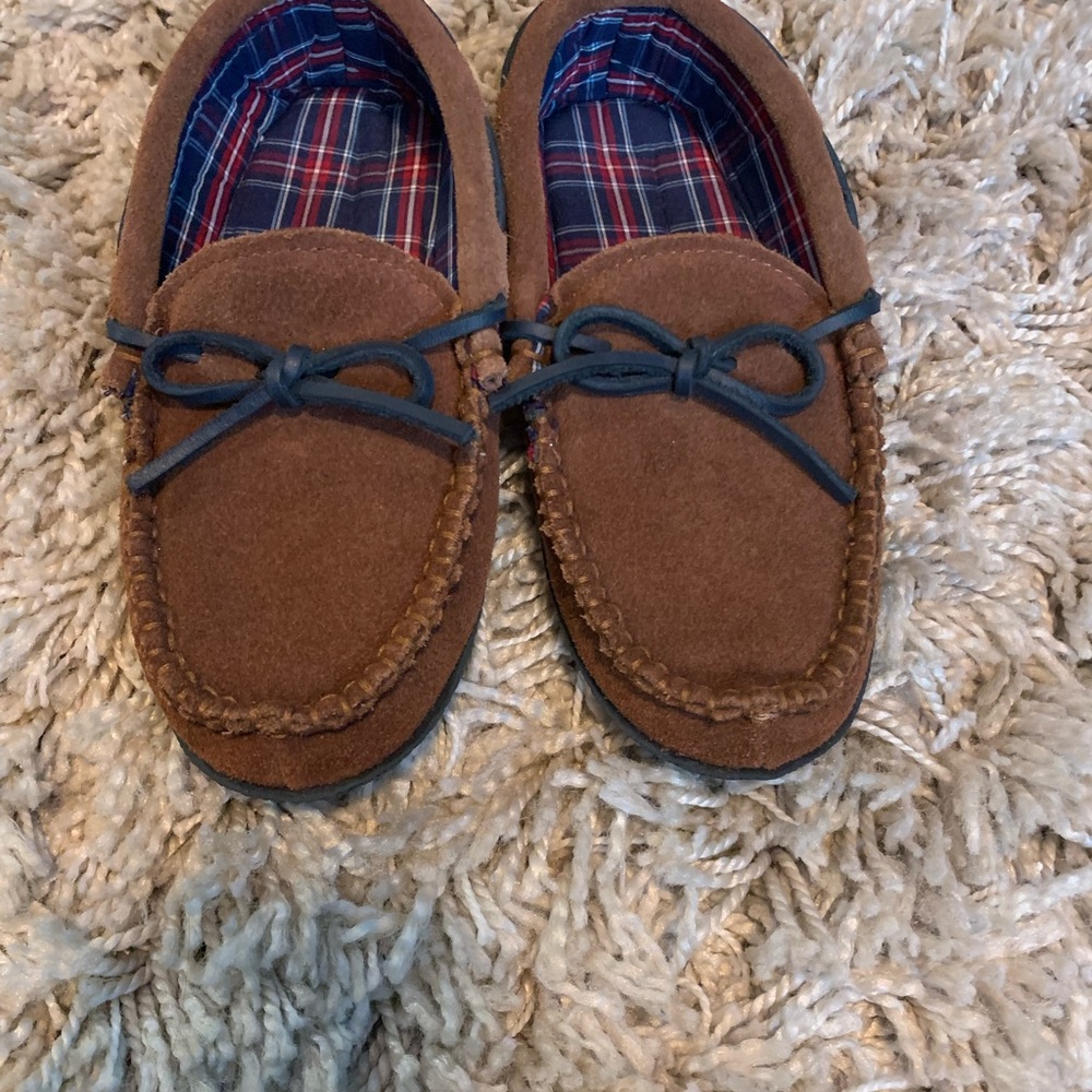 Vineyard vines boys moccasin slippers